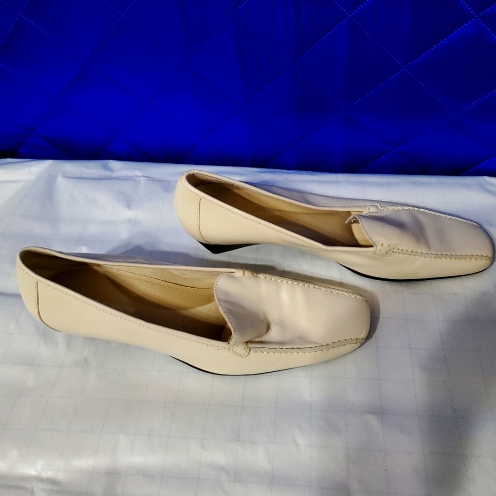 Shoe by Naturalizer - Picture 4 of 4